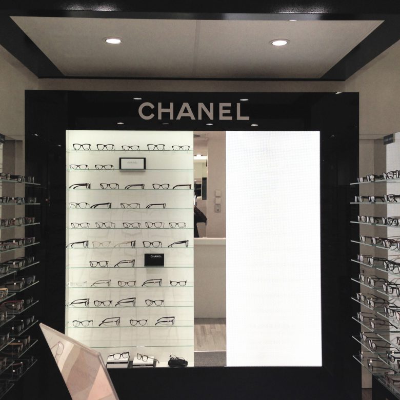 Meuble Chanel, exposition de montures